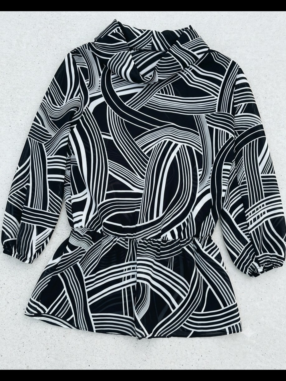 Black & White Geometric Print Blouse